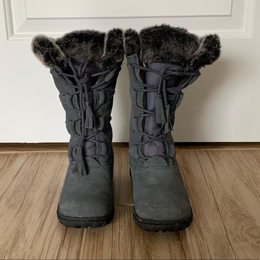 Khombu gray faux suede lace-up boot Size 6
